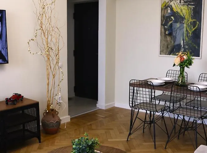 Mina City Center Apartment Amzei